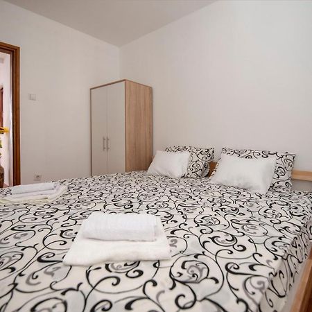 Apartman Nina Stari Grad 特雷比涅 外观 照片